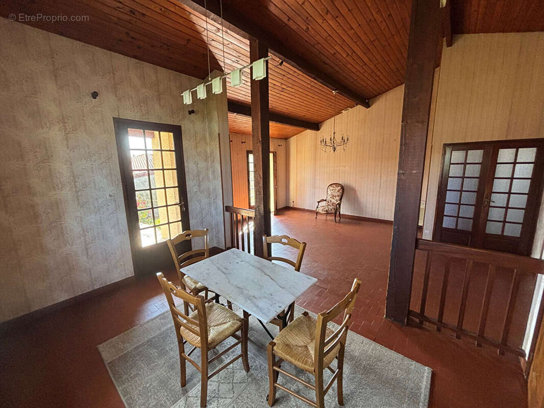 Maison à BRUGUIERES