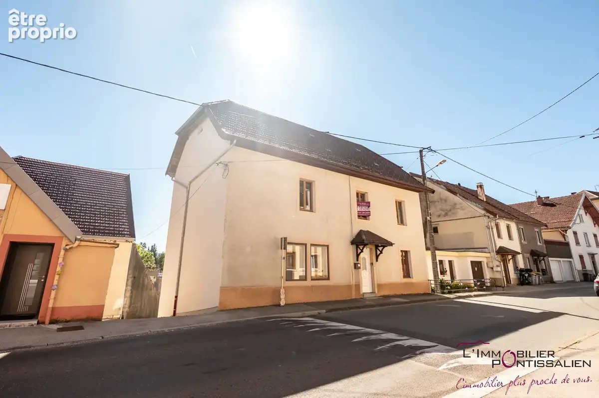 Frasne : maison individuelle offrant de beaux volumes, fort potentiel, garage - photo 24