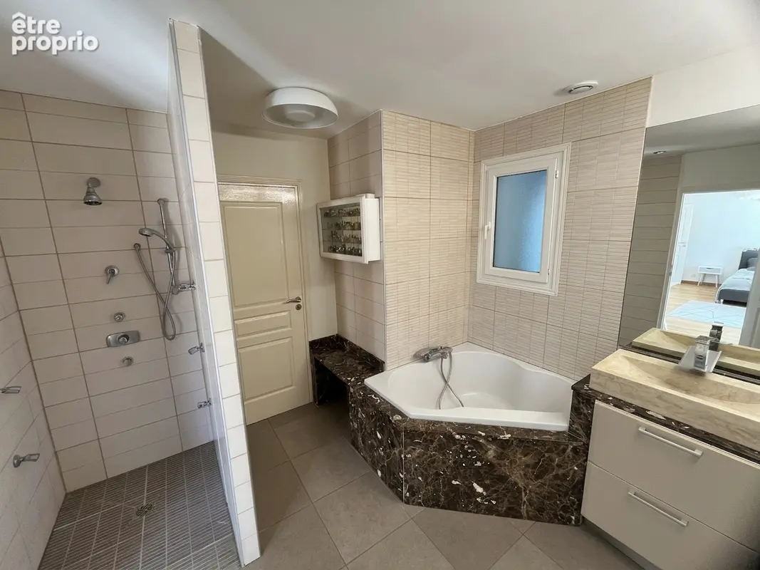 Villa contemporaine 8 pièces de 310 m2 avec piscine - photo 22
