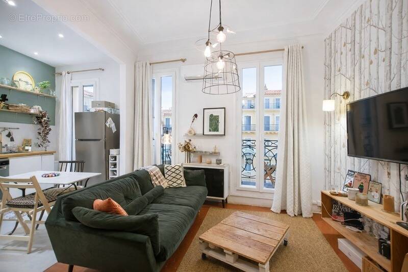 Appartement à MARSEILLE-1E