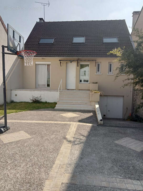 Maison à BURES-SUR-YVETTE