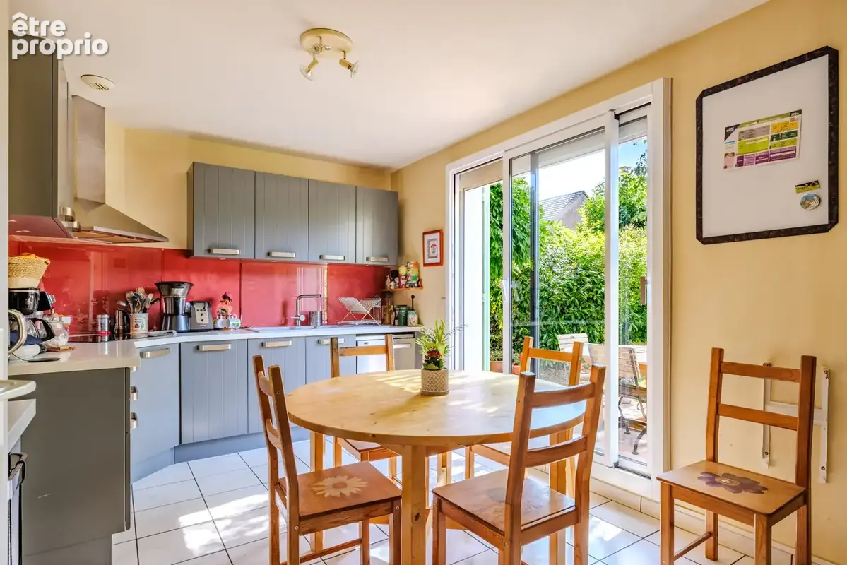 Maison familiale  - 166 m2 - elancourt - photo 2