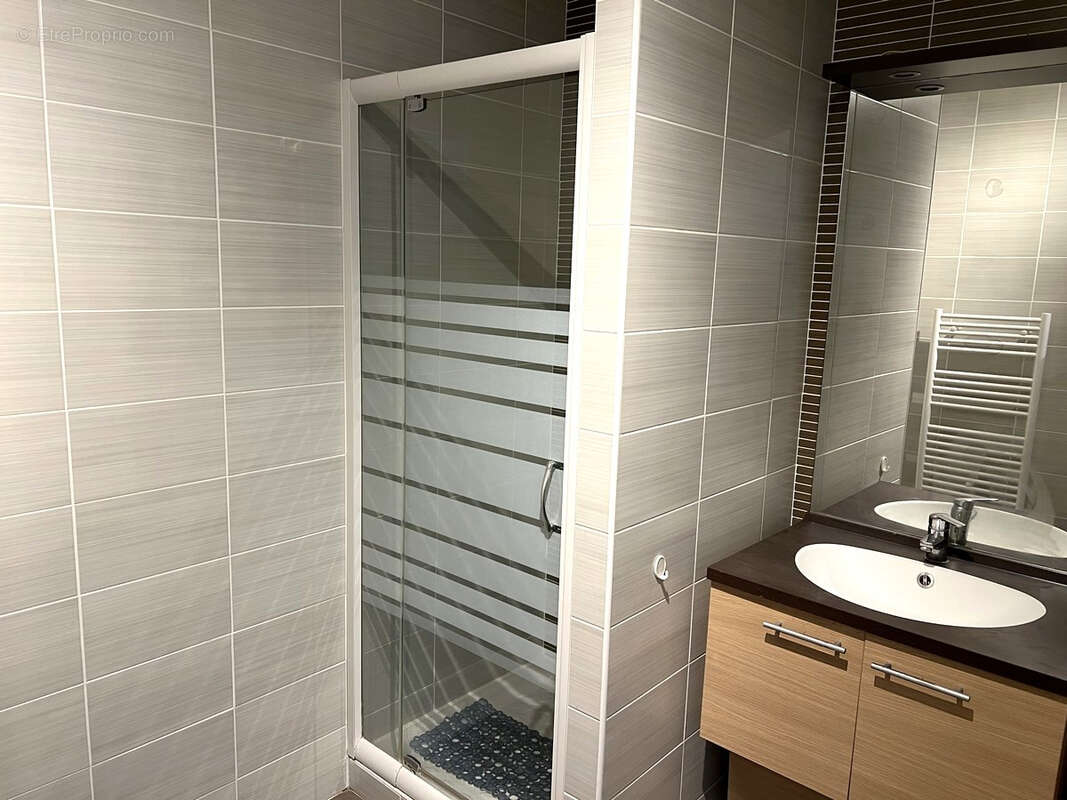 Appartement à VILLENEUVE-LES-AVIGNON