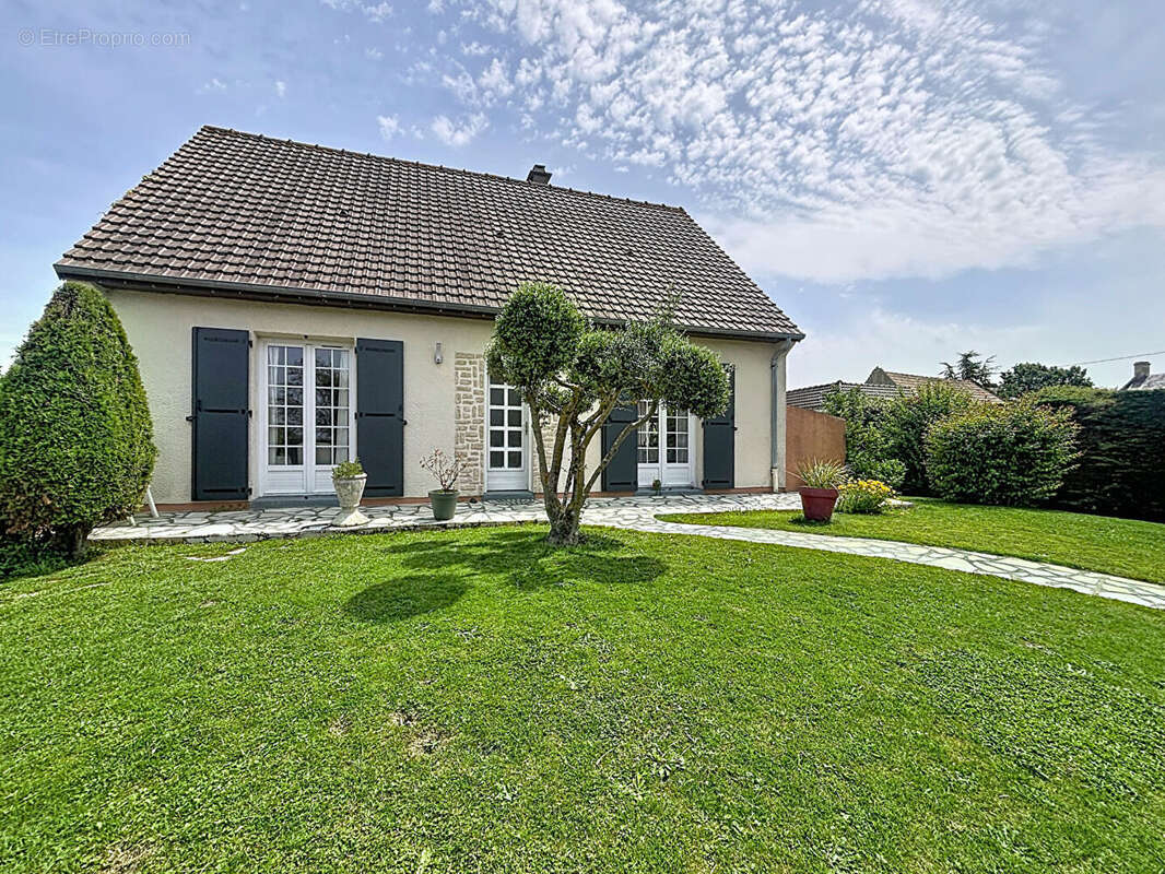 Maison à LION-SUR-MER