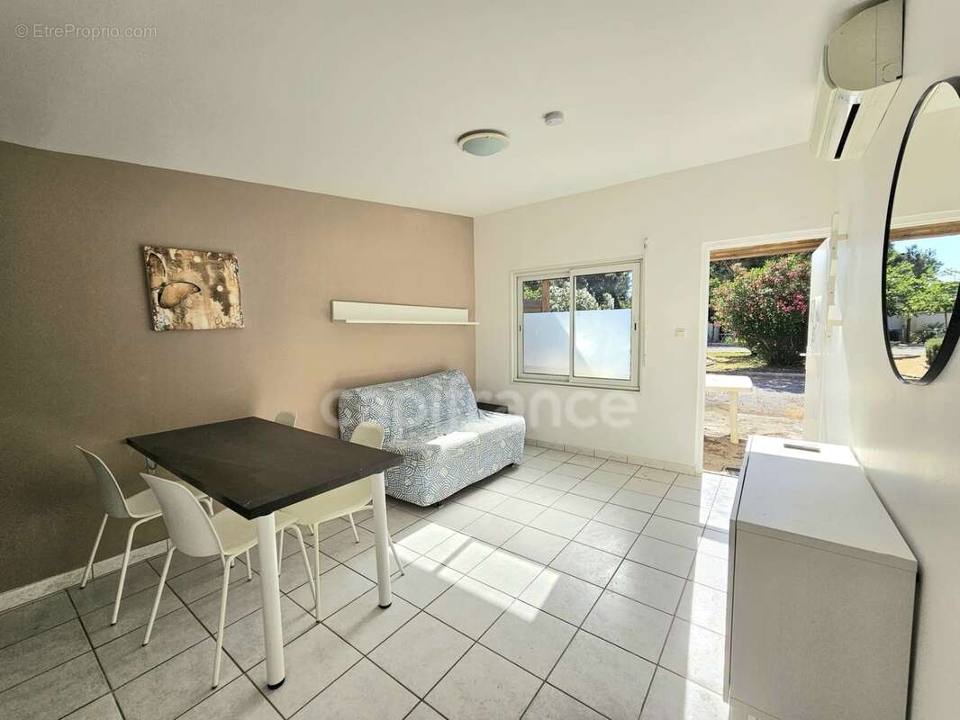 A vendre maison de vacances traversante de 31m2, dans une résidence en bord de mer avec piscines, activités et restaurant à Cast - photo 6