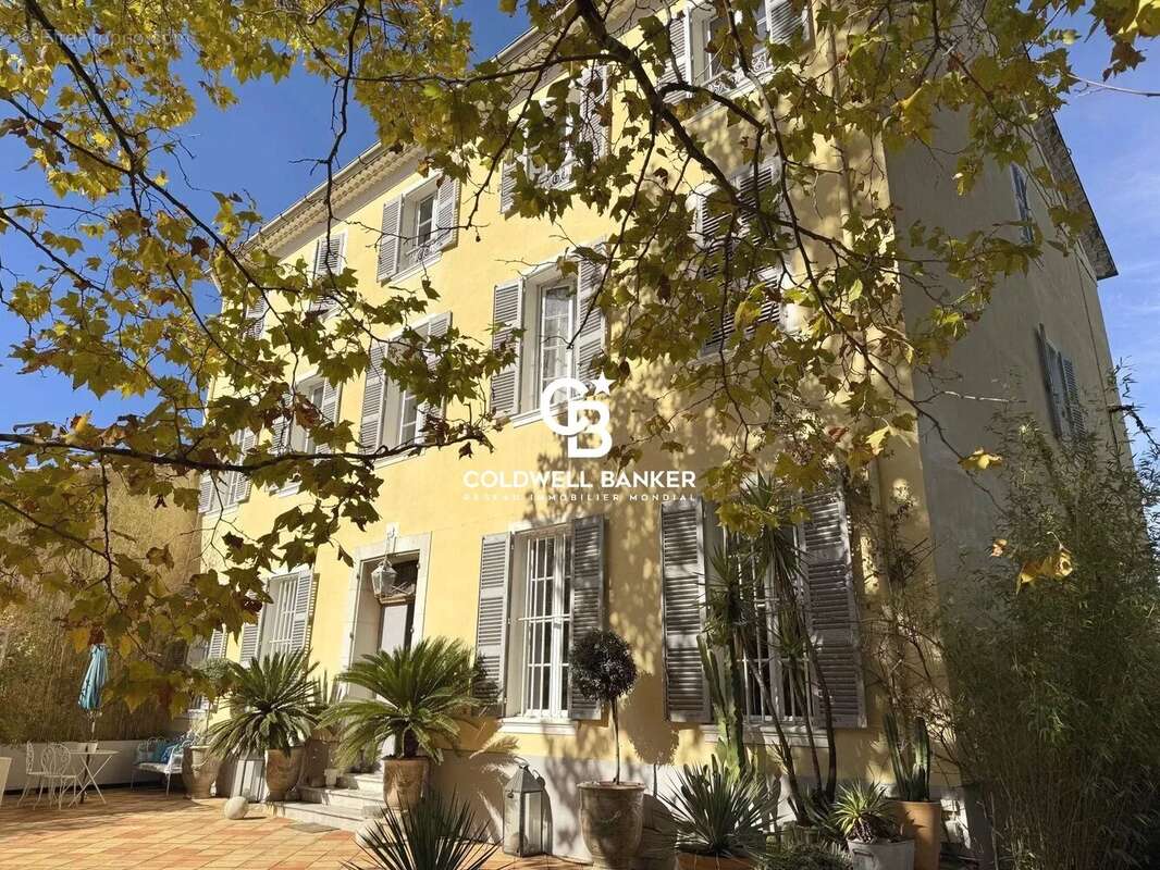 Appartement à LA CRAU