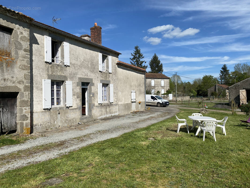 Maison à ORADOUR-SAINT-GENEST