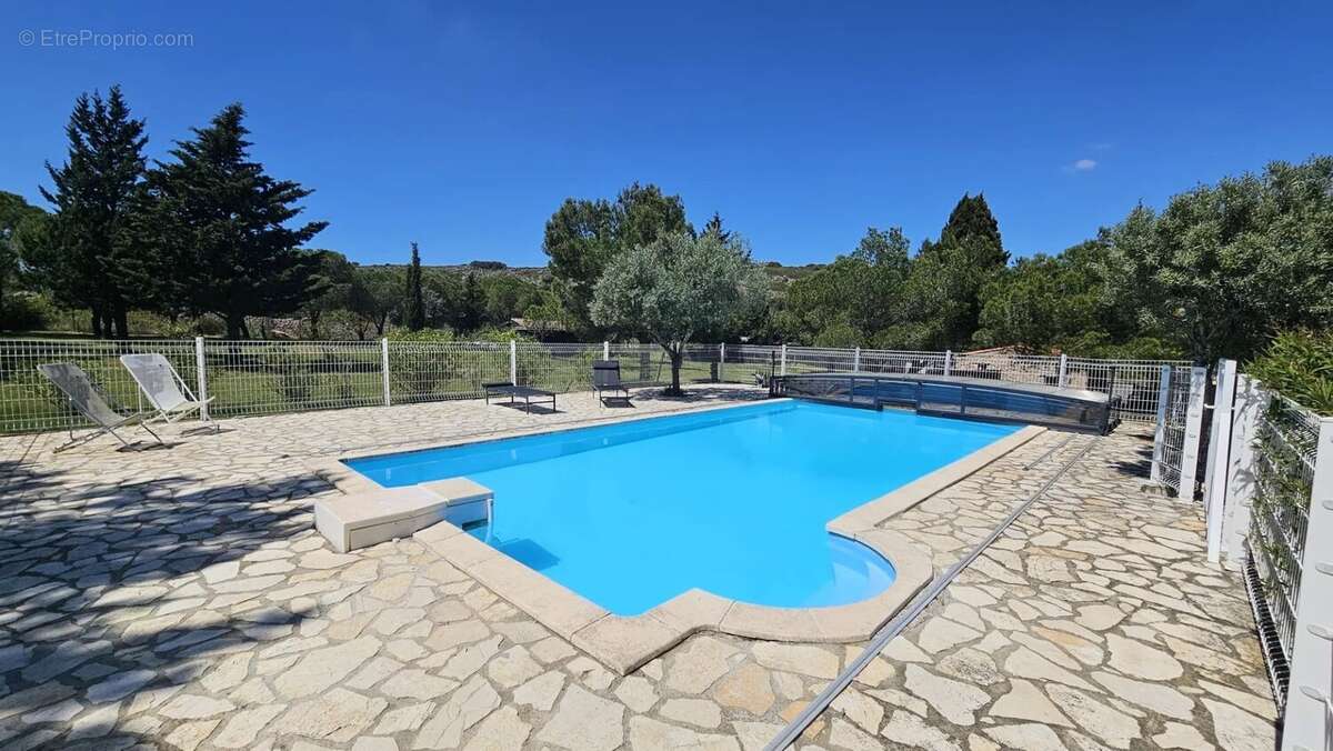 VILLA sur + de 7400m2 de terrain avec PISCINE - photo 4