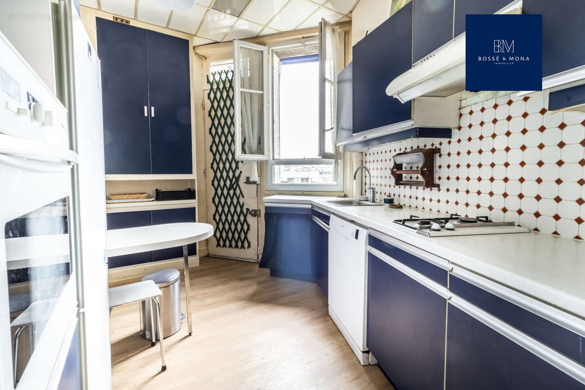 Appartement à PARIS-16E