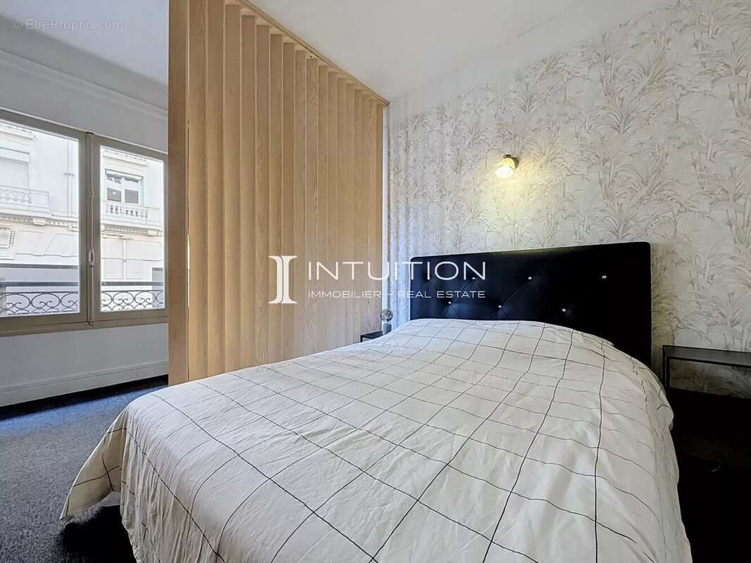 Cannes - Croisette : Studio avec coin nuit vue mer latérale - photo 6