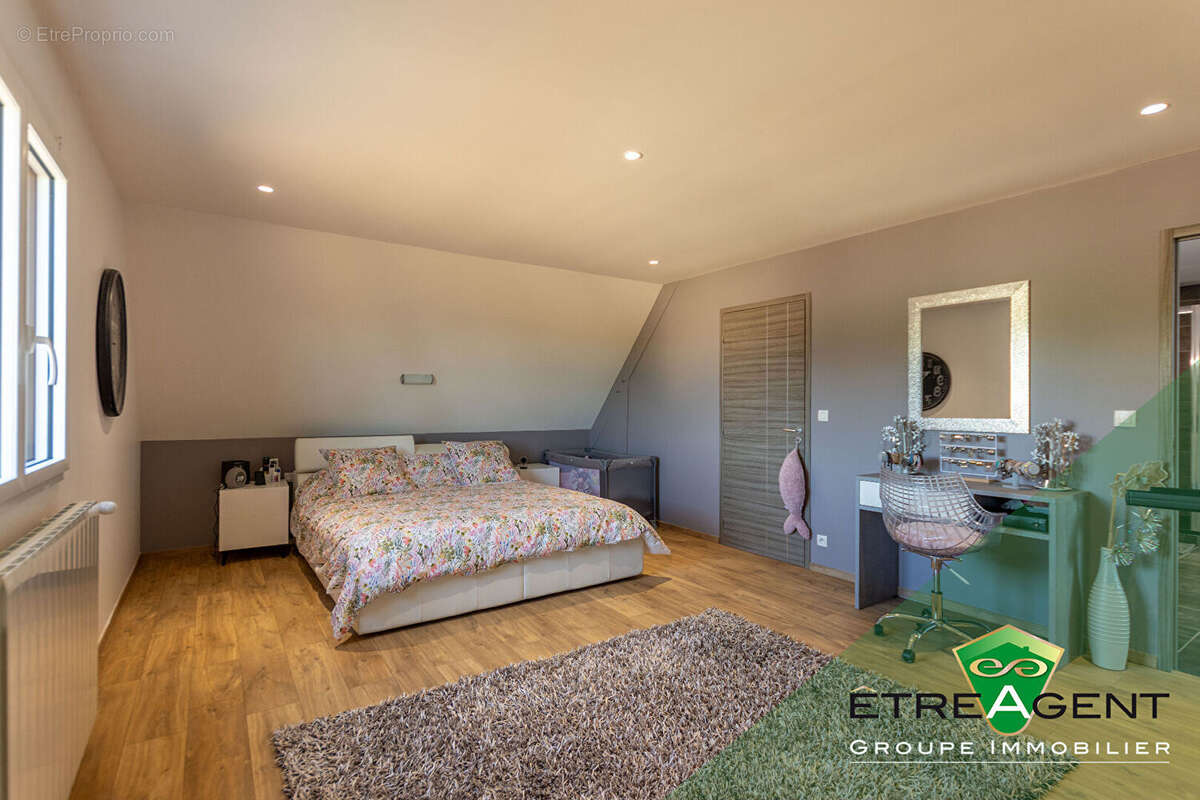 Maison SAINT AUBIN D'ÉCROSVILLE - 379 m² - 5 chambres - photo 12