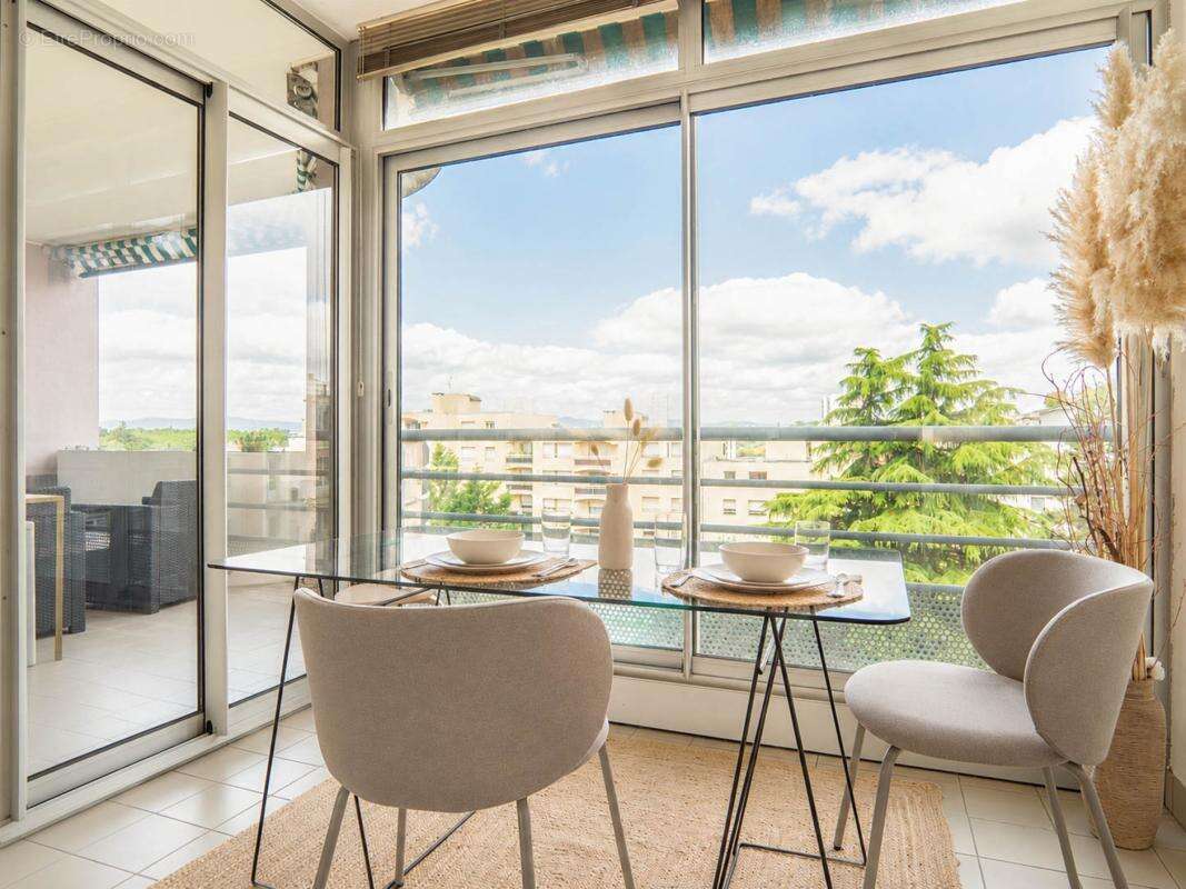 Appartement à BRON