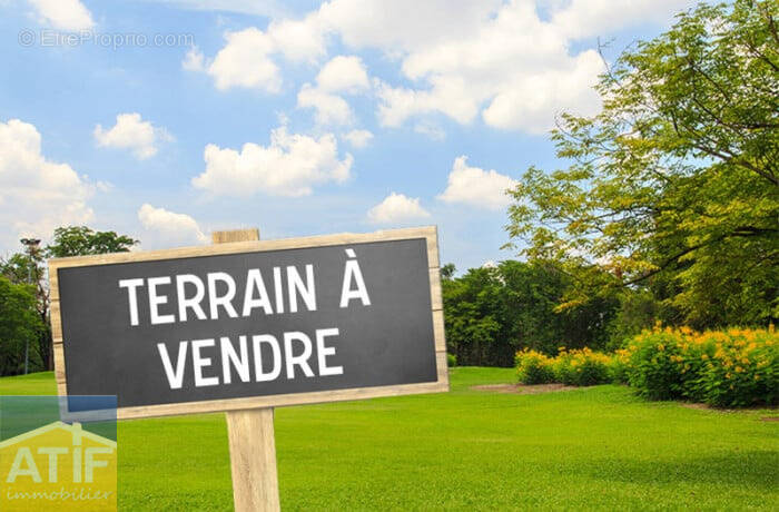 Terrain à NOIRETABLE