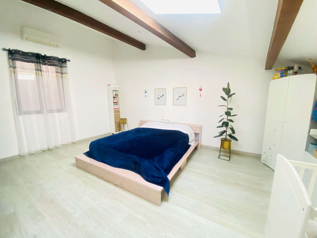 CÉRET   Maison de village de caractère au centre-ville avec garage, deux appartements et combles aménagés - photo 15