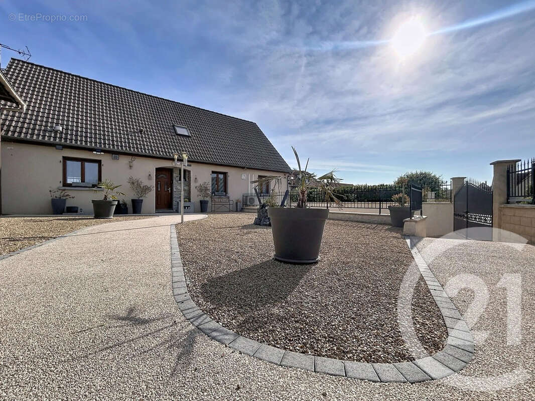 Maison 180 m² à Vraux  - photo 4