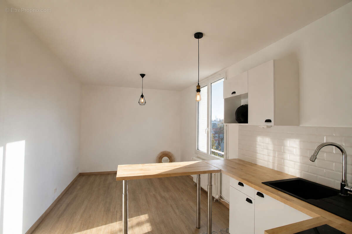 Appartement à PARIS-19E