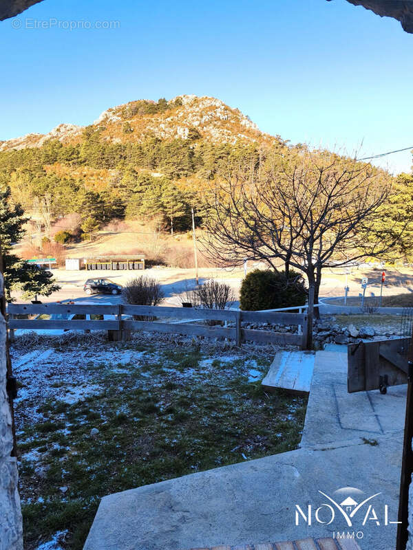 Appartement à SERANON