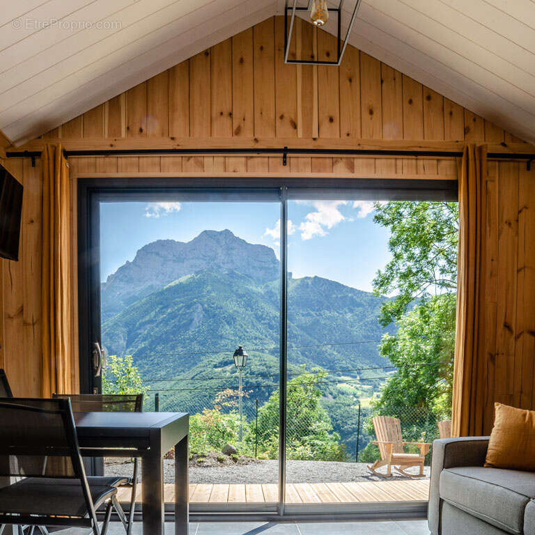 Autre à ASPRES-LES-CORPS