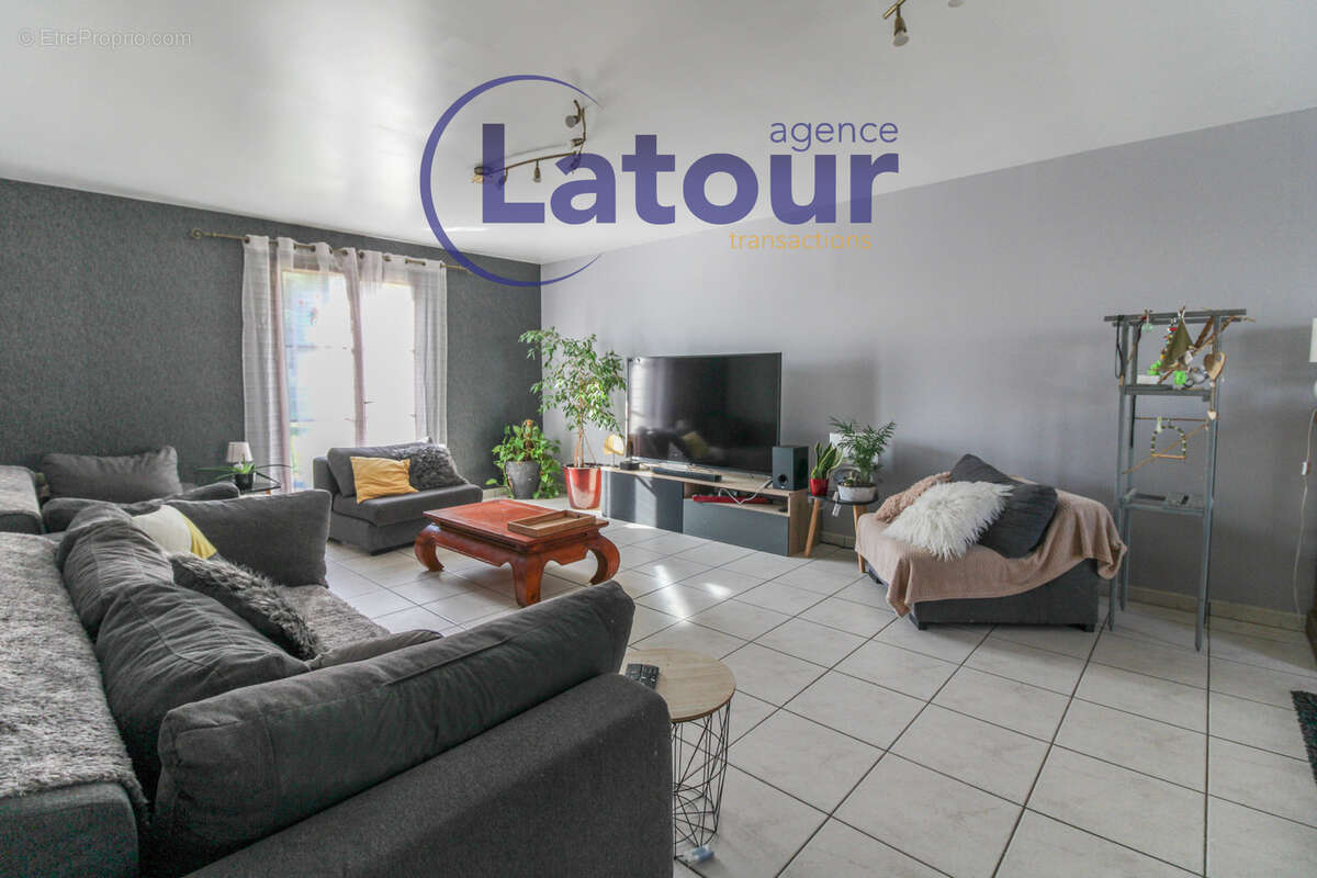 Maison à ECLUZELLES