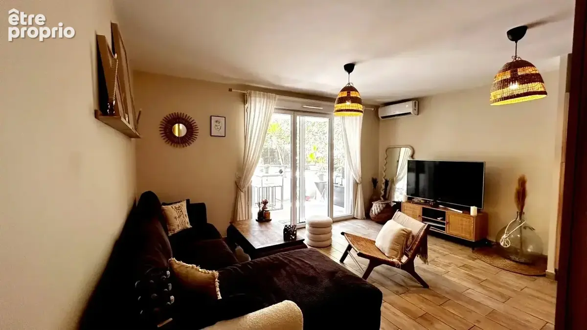 A vendre à Cannes La Bocca -  Résidence de Standing Beau 2 pièces avec parking sous-sol - photo 2