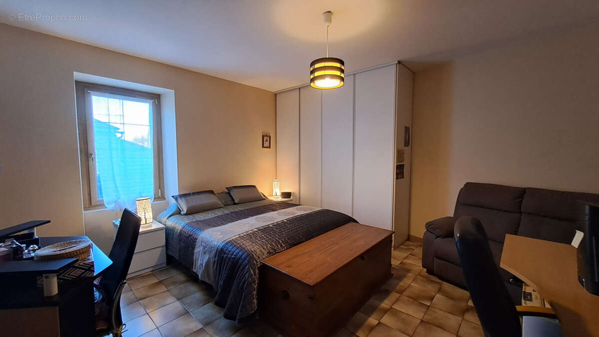 Maison à SUZE-LA-ROUSSE