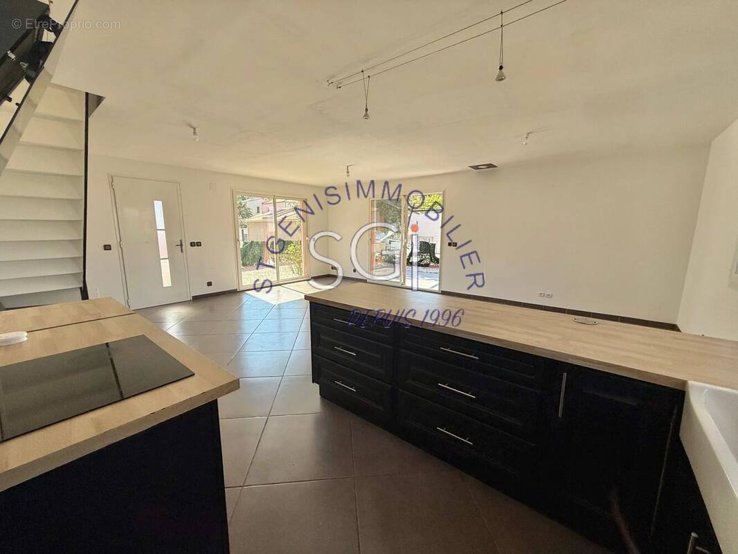 Maison à VILLELONGUE-DELS-MONTS