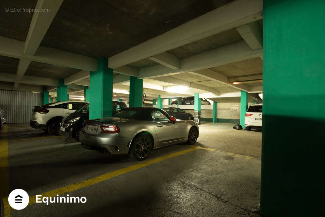 Parking à PARIS-14E