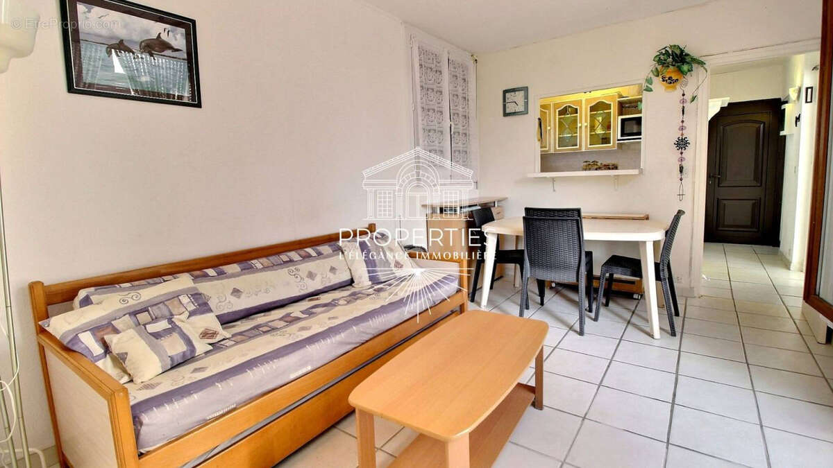 Appartement à BORMES-LES-MIMOSAS