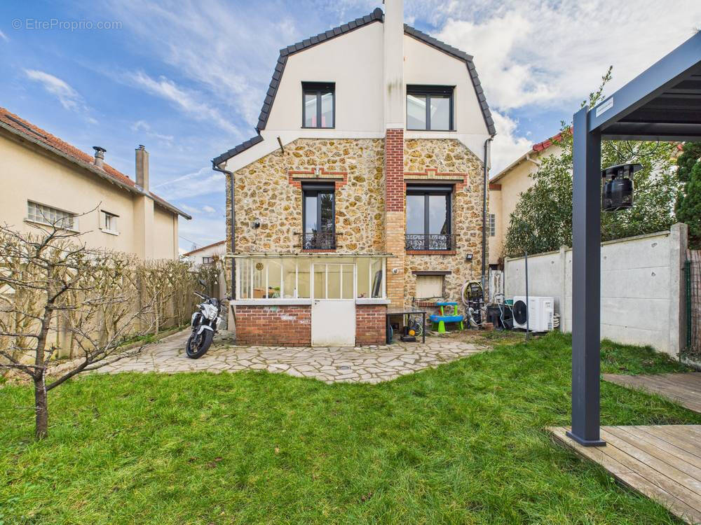 Maison à SARTROUVILLE