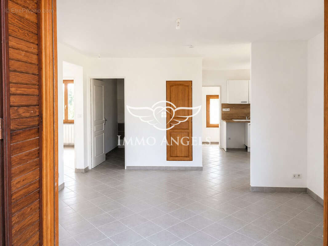 Maison 73 m² à Valreas  - photo 4