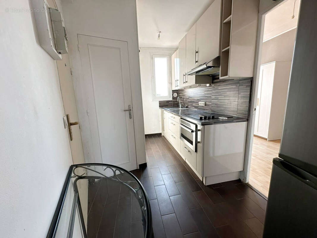 Appartement 3 pièces de 47.5 m2 - Place Adamville / Kennedy - photo 4