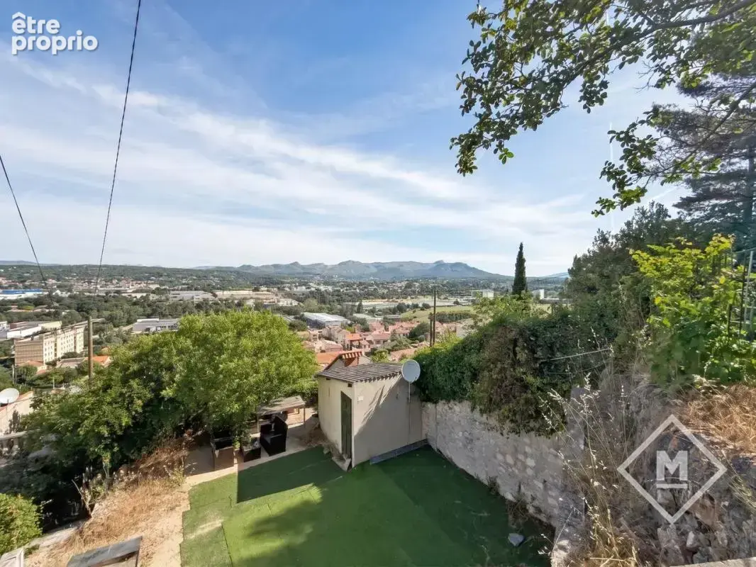 Maison au calme à Marseille 11ème - Terrain de 680m² et Garage Double - photo 2