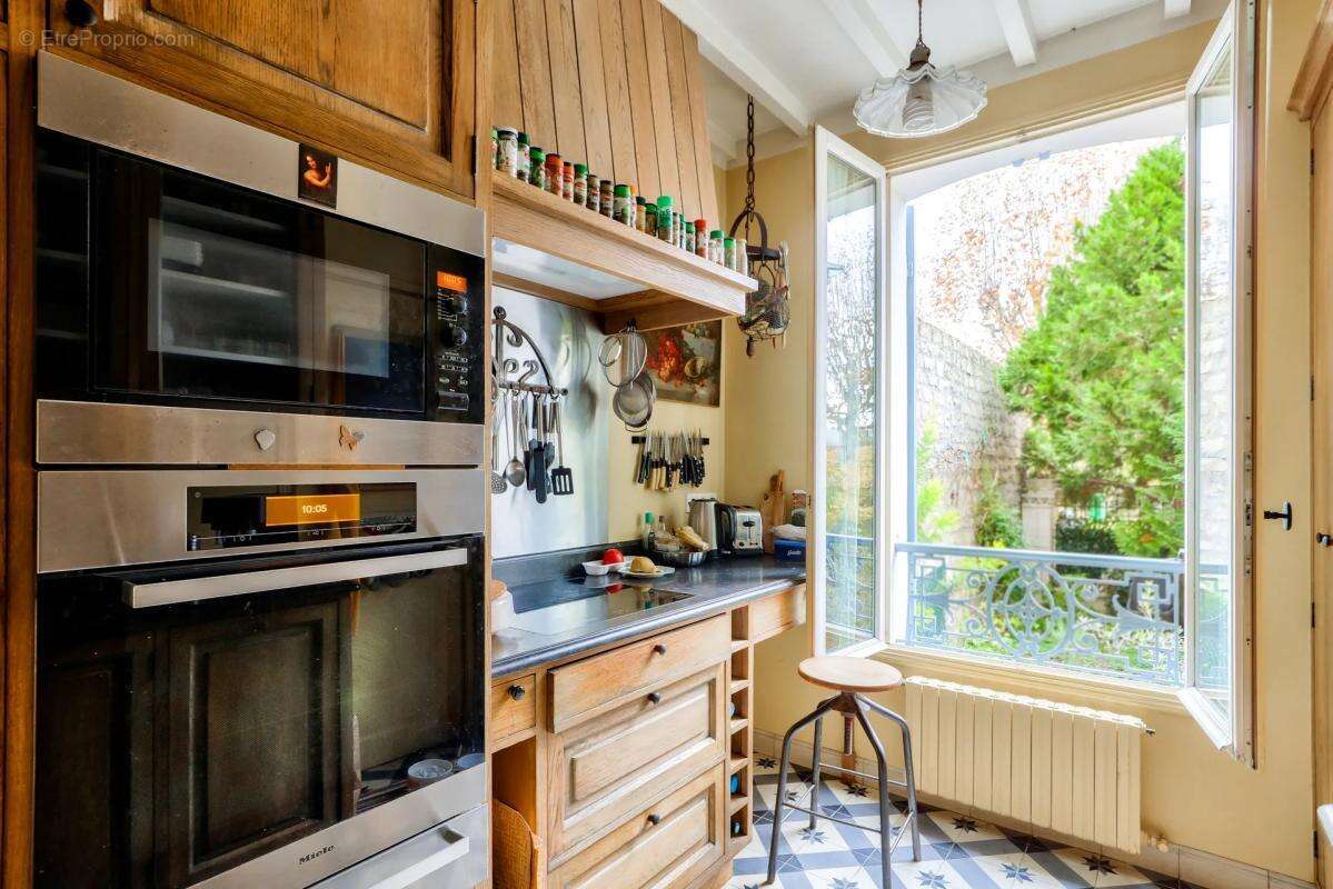 Maison à VILLENEUVE-LA-GARENNE