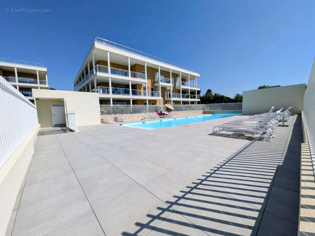 Appartement à VILLENEUVE-LOUBET