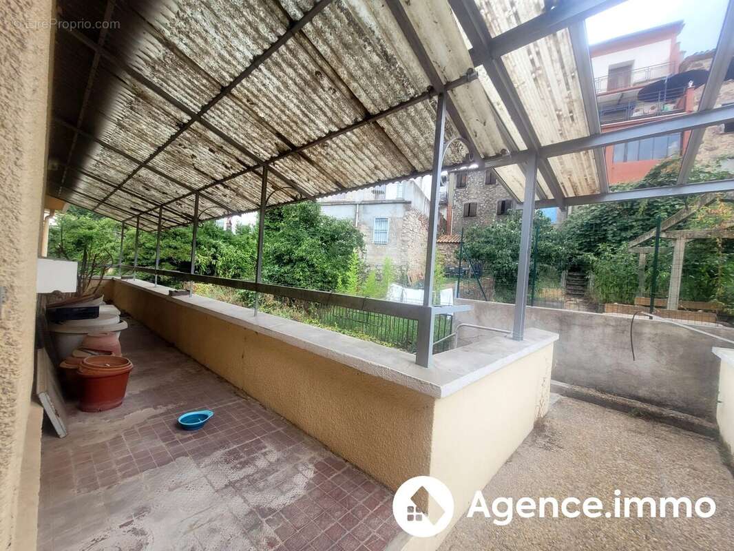 Appartement 553 m² à Saint-Laurent-De-Cerdans  - photo 7