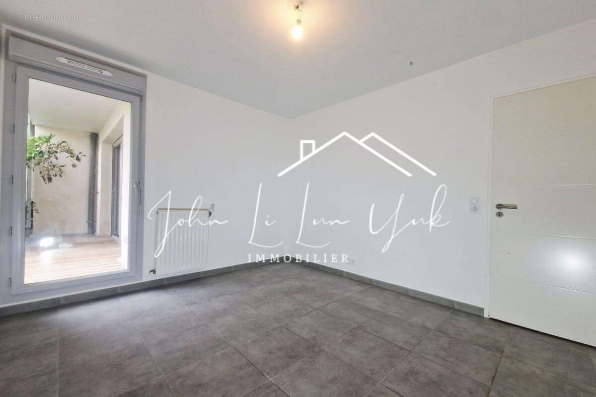 Appartement à BEAUCHAMP