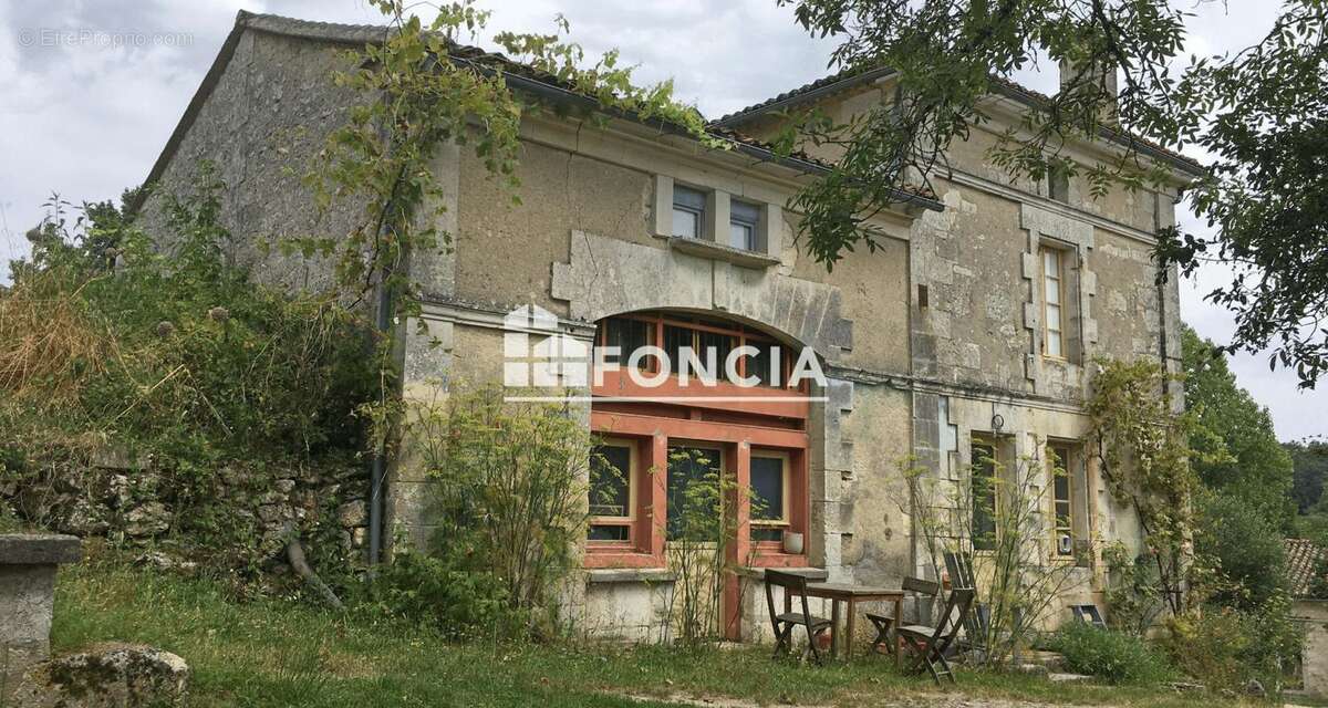 Hameau à vendre à 1 940 000 euros - photo 9