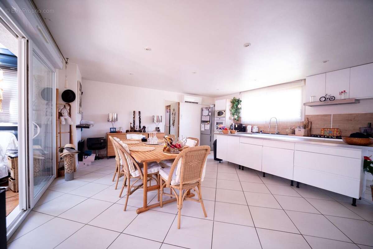 Photo 2 - Maison à NEUVILLE-SUR-AIN