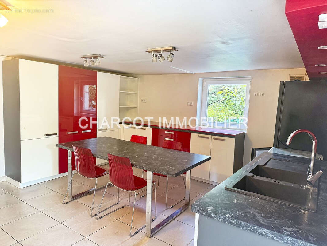 Maison à SAINTE-FOY-LES-LYON