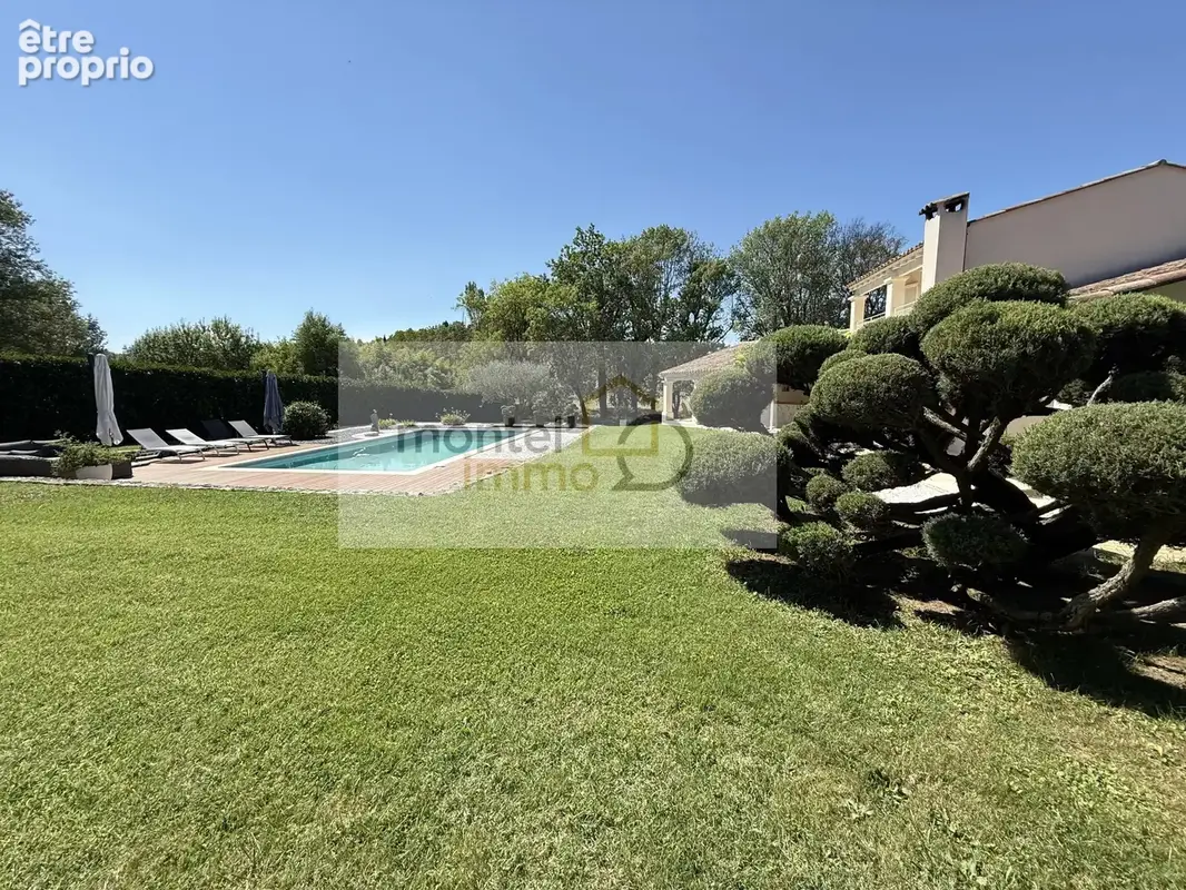 Maison familiale rénovée 200 mètres carrés, 5 chambres dont 2 suites, piscine et grand terrain de 3500 mètres carrés à 10 minute - photo 2