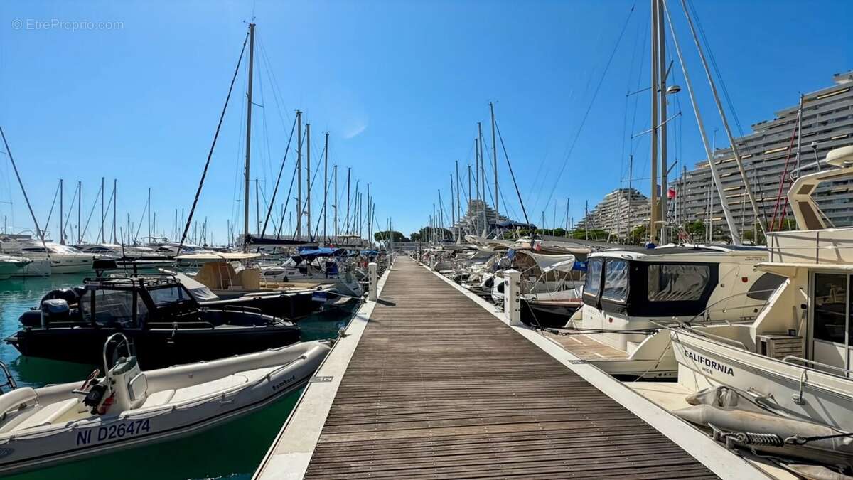 Appartement à VILLENEUVE-LOUBET