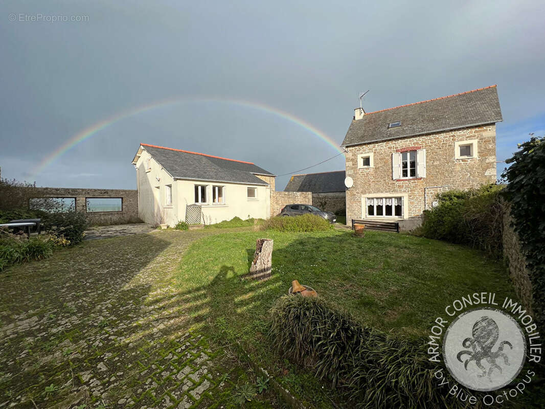 Maison à SAINT-JACUT-DE-LA-MER