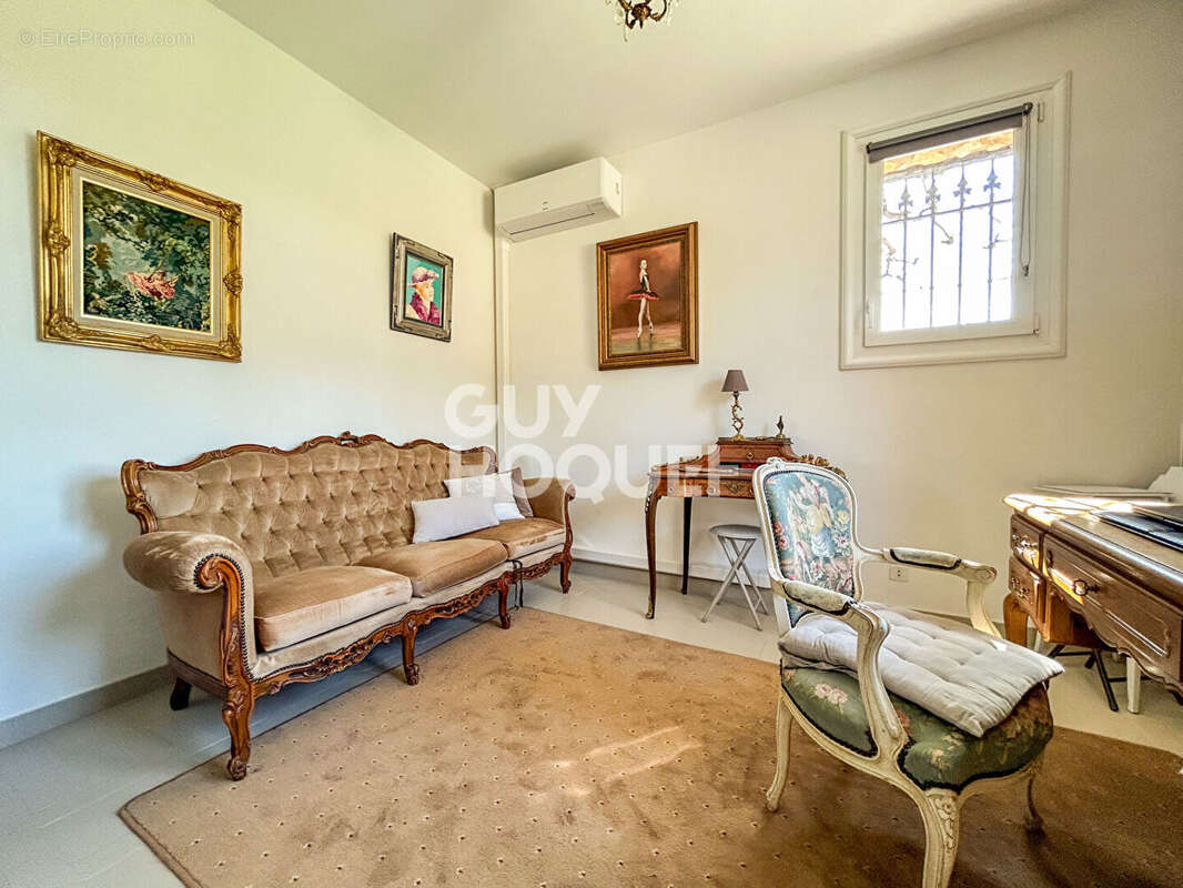 Maison à L'ISLE-SUR-LA-SORGUE