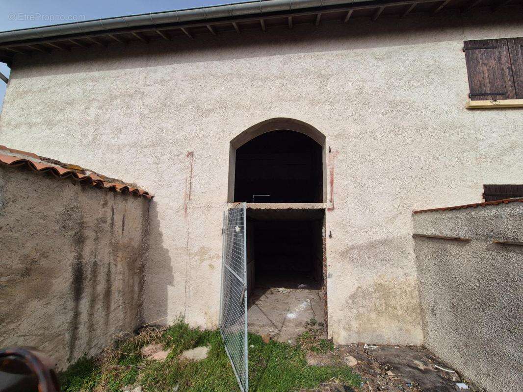 Appartement à VEAUCHE