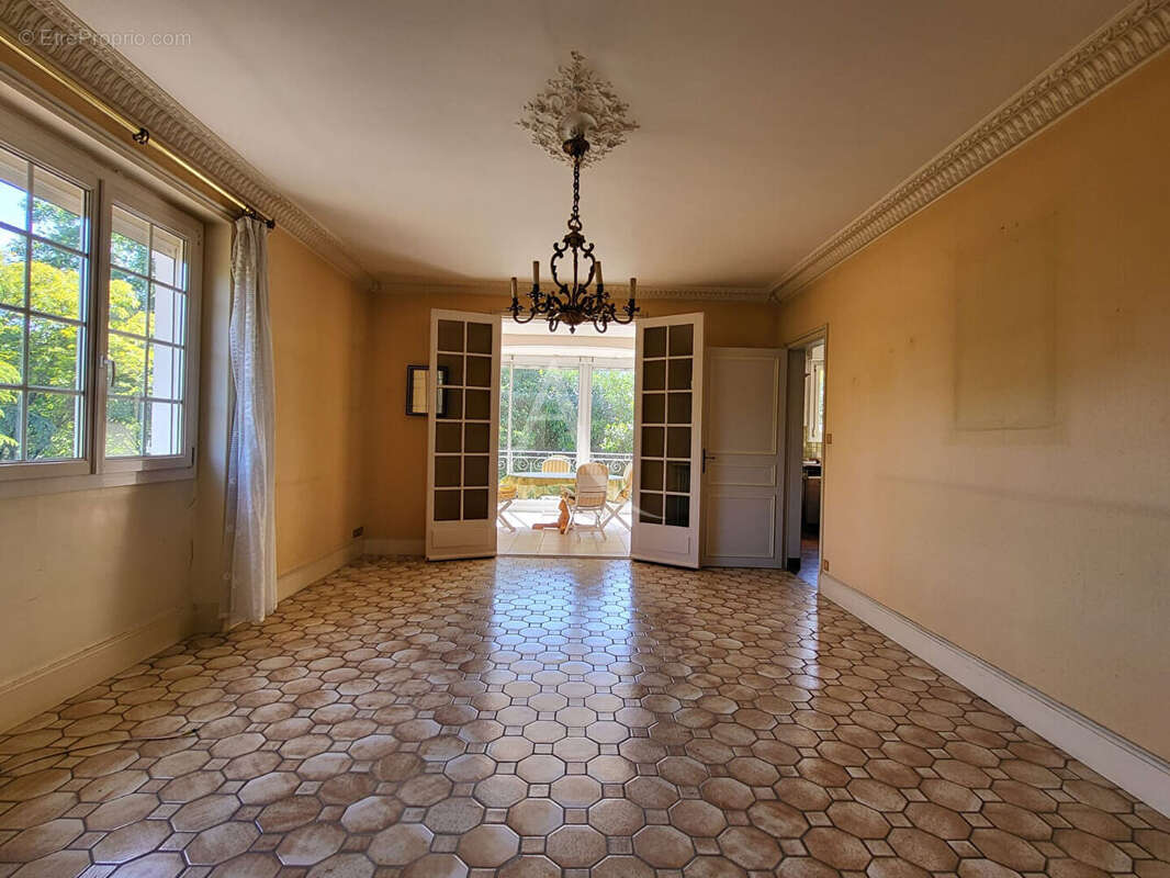 Maison 300 m² à Chalonnes-Sur-Loire  - photo 8