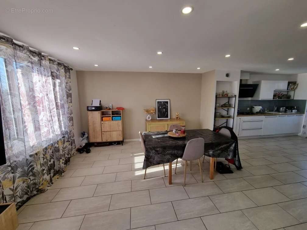 Maison à COULOMMIERS