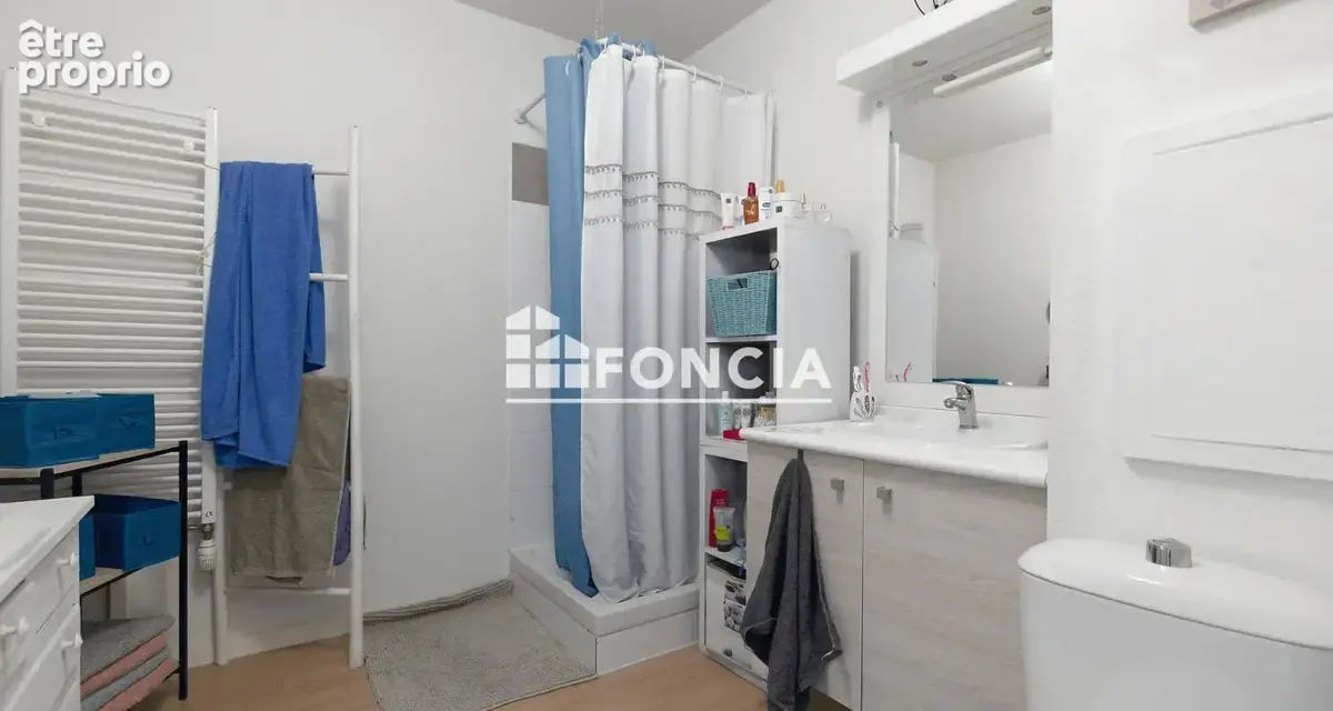LE MEE SUR SEINE : immeuble des années 2015, appartement T2 de 38m2 Plus  Terrasse et place de Parking - photo 14
