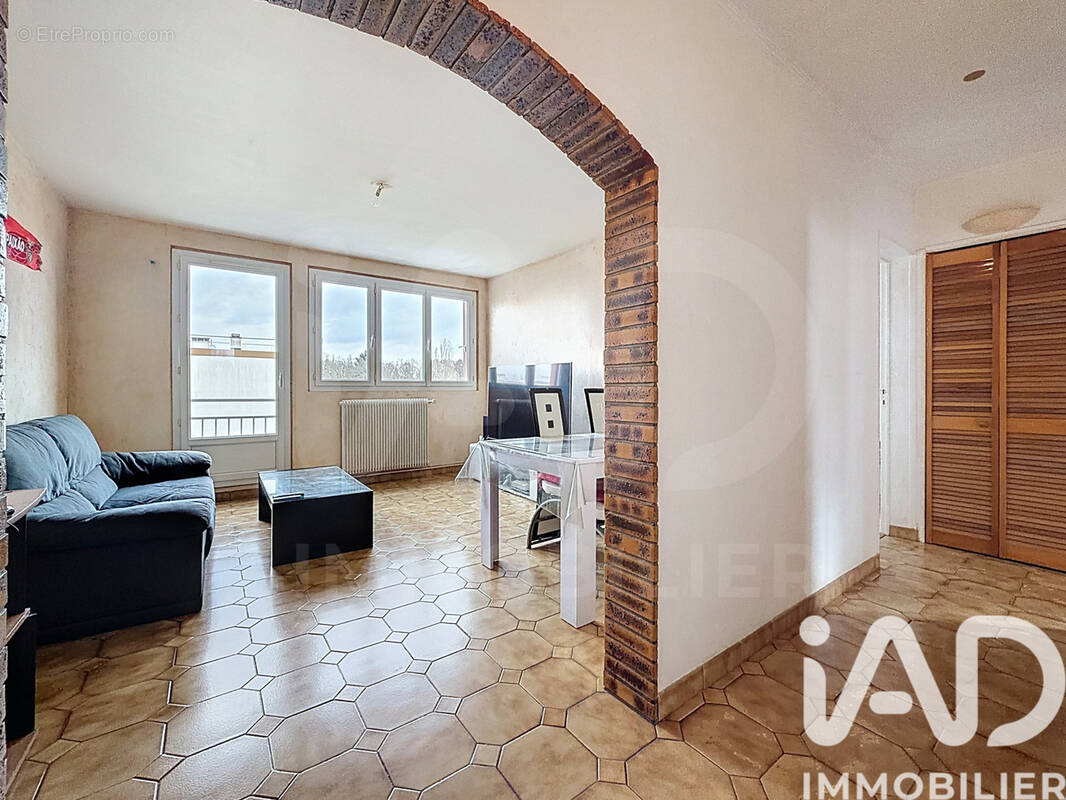 Photo 1 - Appartement à LE PLESSIS-TREVISE