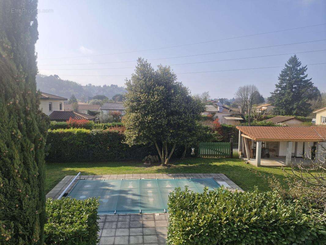 Maison à COLLONGES-AU-MONT-D'OR