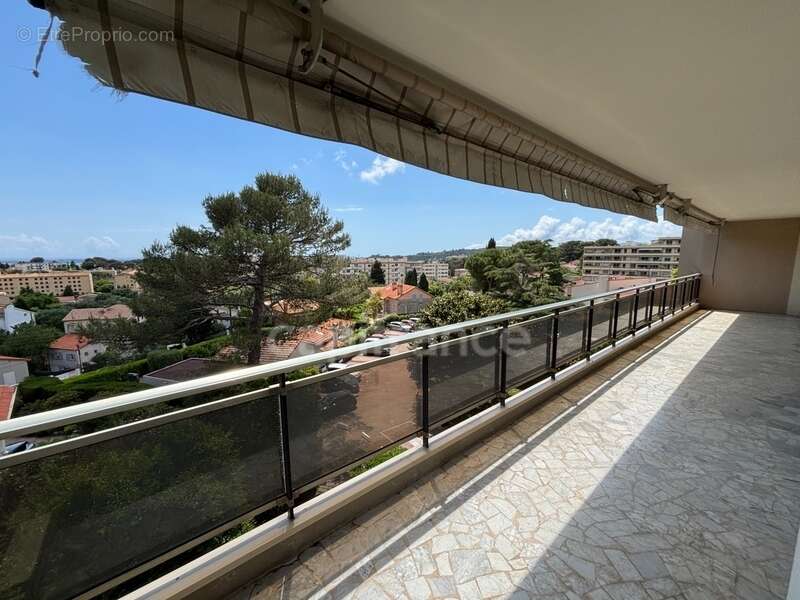 Appartement à LE CANNET